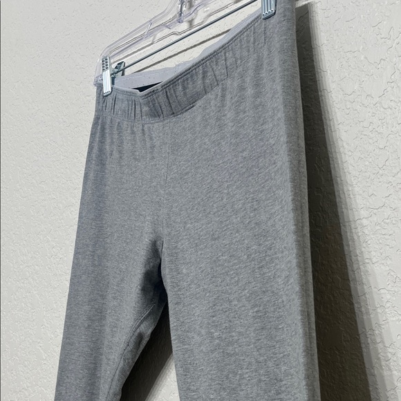 Nike Women’s Size Medium Gray Logo Tee and Leggings Set - Picture 8 of 10
